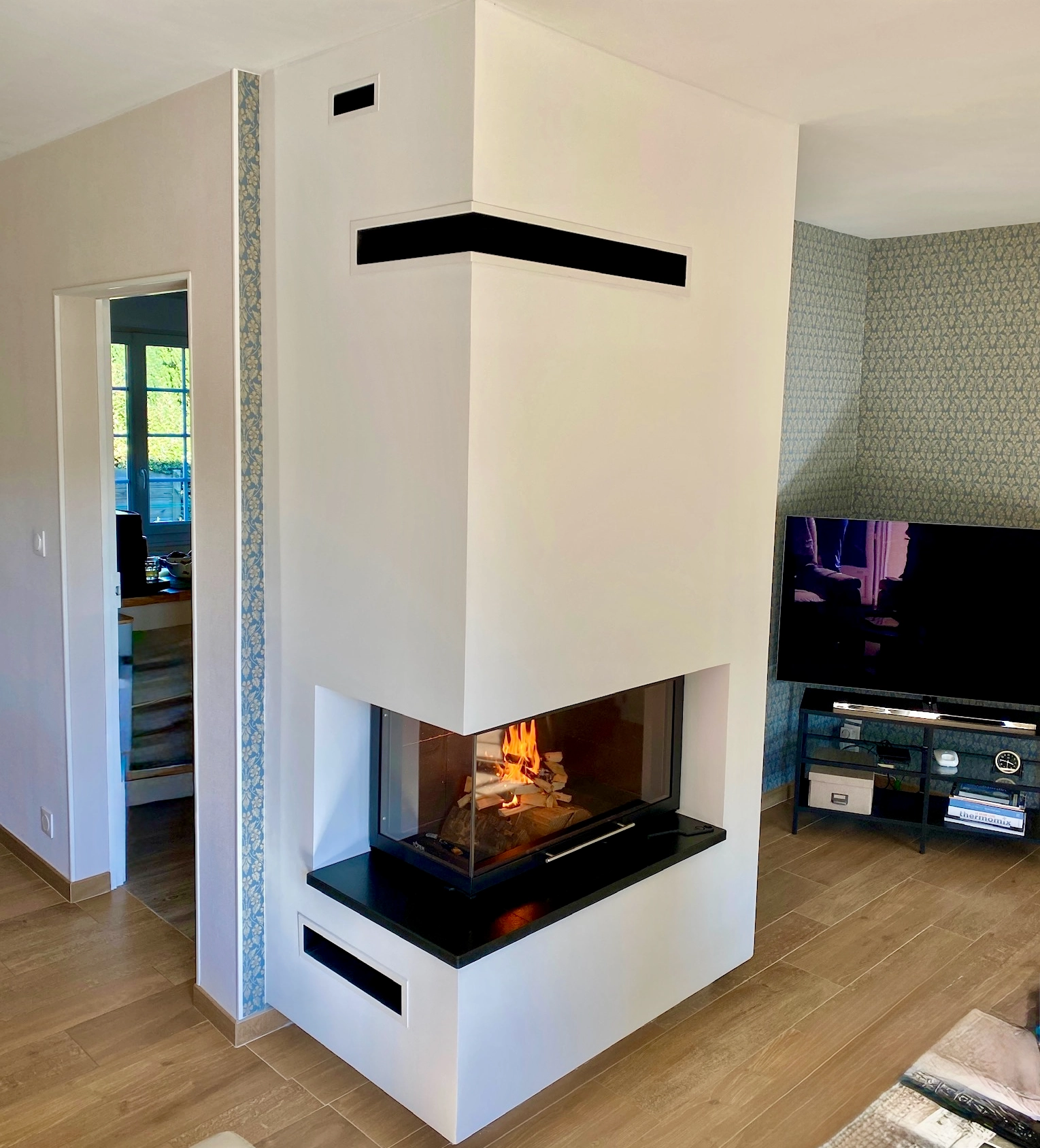 Installation d'un Tecknika Latéral 900 Totem Fire à Cambes-en-Plaine