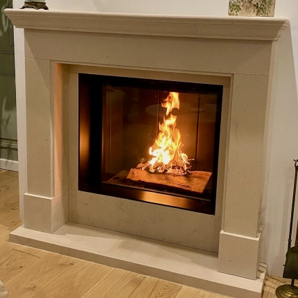 Cheminée M Design Luna Diamond 850V installée à Hermanville-sur-Mer