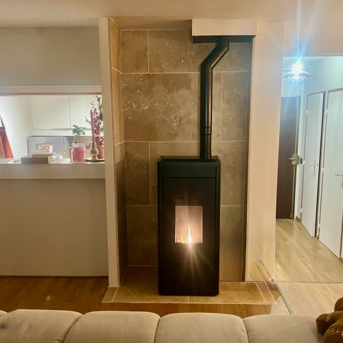 Installation d’un poêle à granulés silencieux Rika à Caen