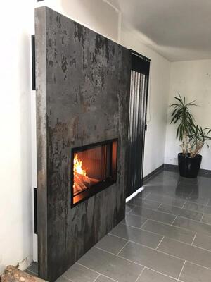 Réalisation d'une cheminée à bois MDesign Argento 900H à Trouville