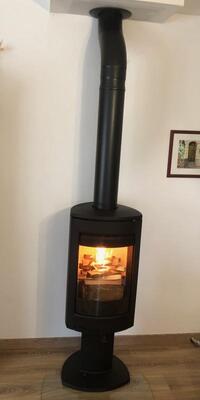 Réalisation d’un poêle Jotul F360 à bois-bûche à Anguerny