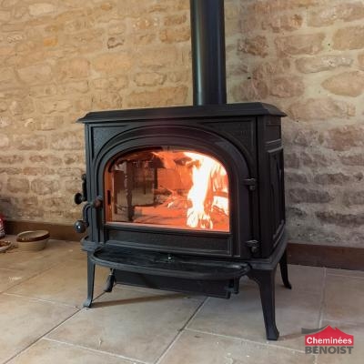 Réalisation d'un poêle à bois-bûche Jotul F500 à Beny