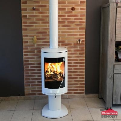 Réalisation d’un poêle Jotul F373 à bois-bûche à Saint Aubin sur mer. 