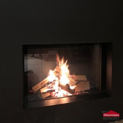 Réalisation d’une cheminée M design 1150 V luna diamond à bois-bûche à Putot en Bessin