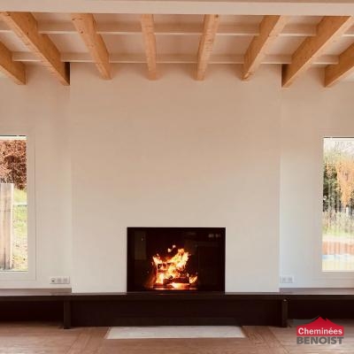 Pose d'une cheminée à bois-bûche Luna diamond 1150H M design à Trouville 