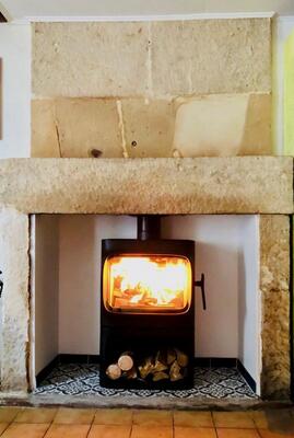 Réalisation d'un poêle à bois-bûche Jotul 305 à Colleville-Montgommery