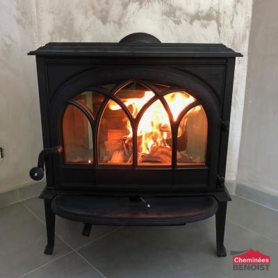 Aménagement d’un poêle à bois Jotul F400 à proximité de Caen 