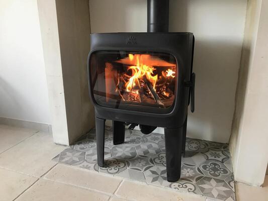 Pose d'un poêle à bois au Fresne Camilly