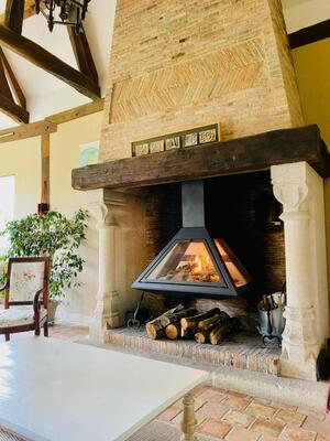 Installation d'une cheminée à bois-bûche Altéa dans le Calvados