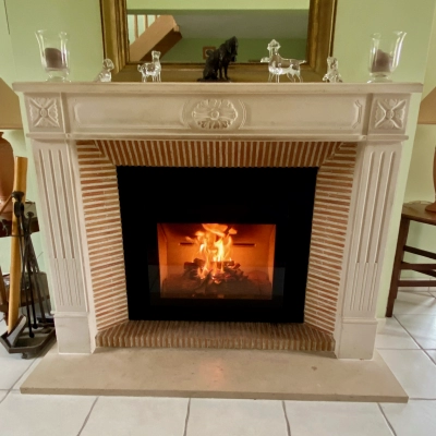 Création d’un espace chaleureux avec l’insert bois Scan 1003 Box à Maltot