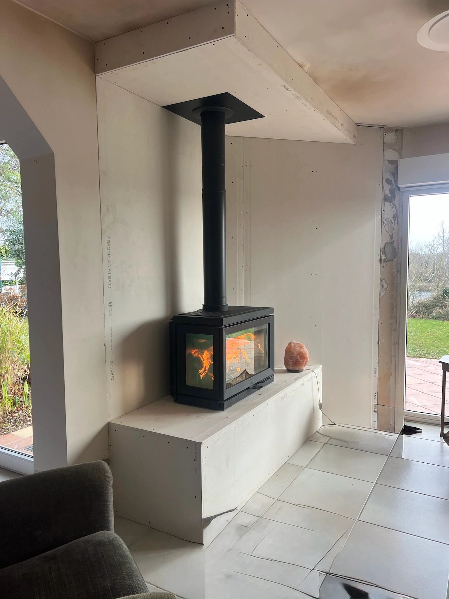 Installation d'un poêle à bois Jotul F620 à Bénouville