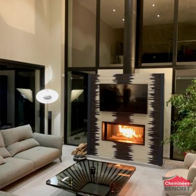 Pose d'une cheminée à bois-bûche Luna diamond 1150H M design à Lasson