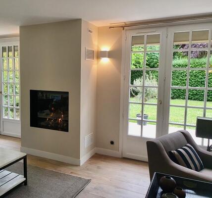 Installation d'une cheminée à bois 850V Luna Diamond à Deauville