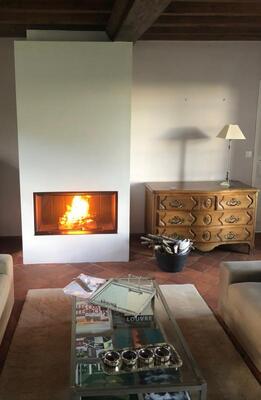 Aménagement d'une cheminée à bois-bûche M design Argento 1050H à Mathieu