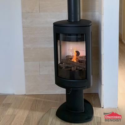 Réalisation d'un poêle F373 Jotul à Thaon 